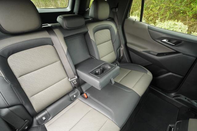 Used 2025 Chevrolet Equinox LT w/ Convenience Package II image 30