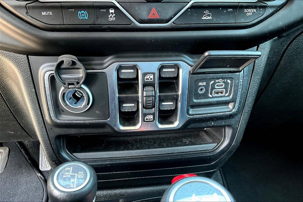 Used 2023 Jeep Wrangler Unlimited Sahara w/ Cold Weather Group image 15