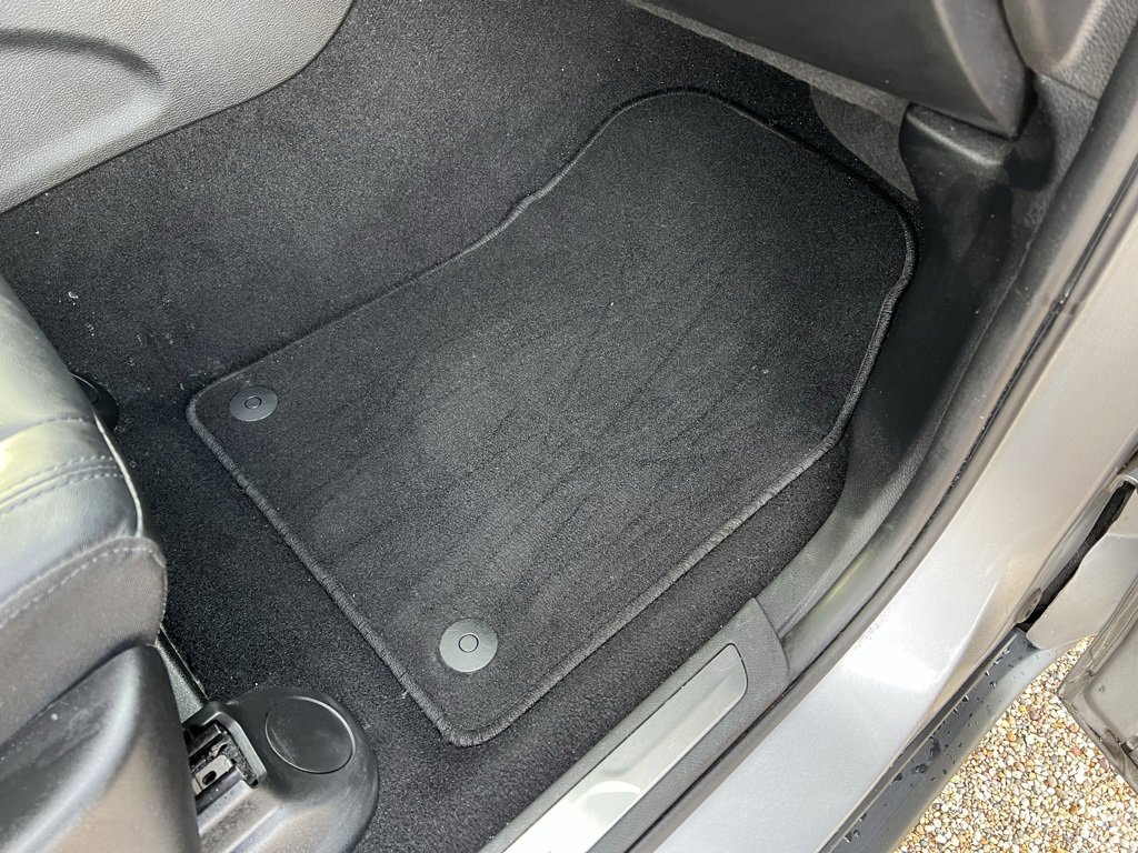 Used 2021 Jeep Grand Cherokee Limited image 12