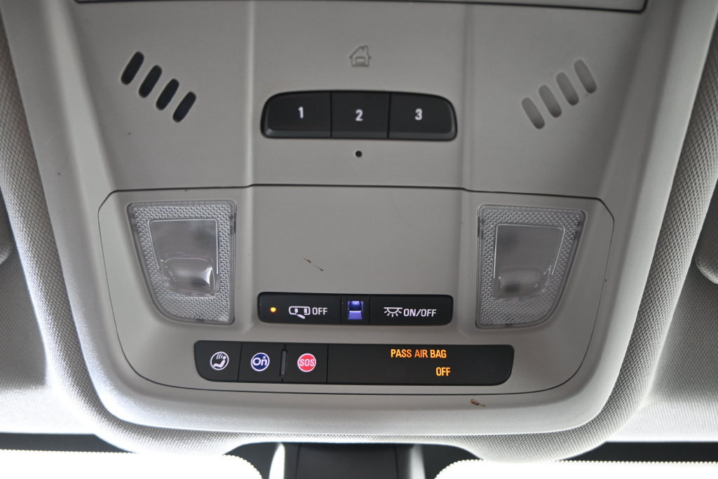 Used 2018 Chevrolet Equinox Premier FWD image 31