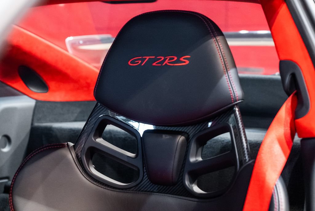 Used 2018 Porsche 911 GT2 RS RWD image 6