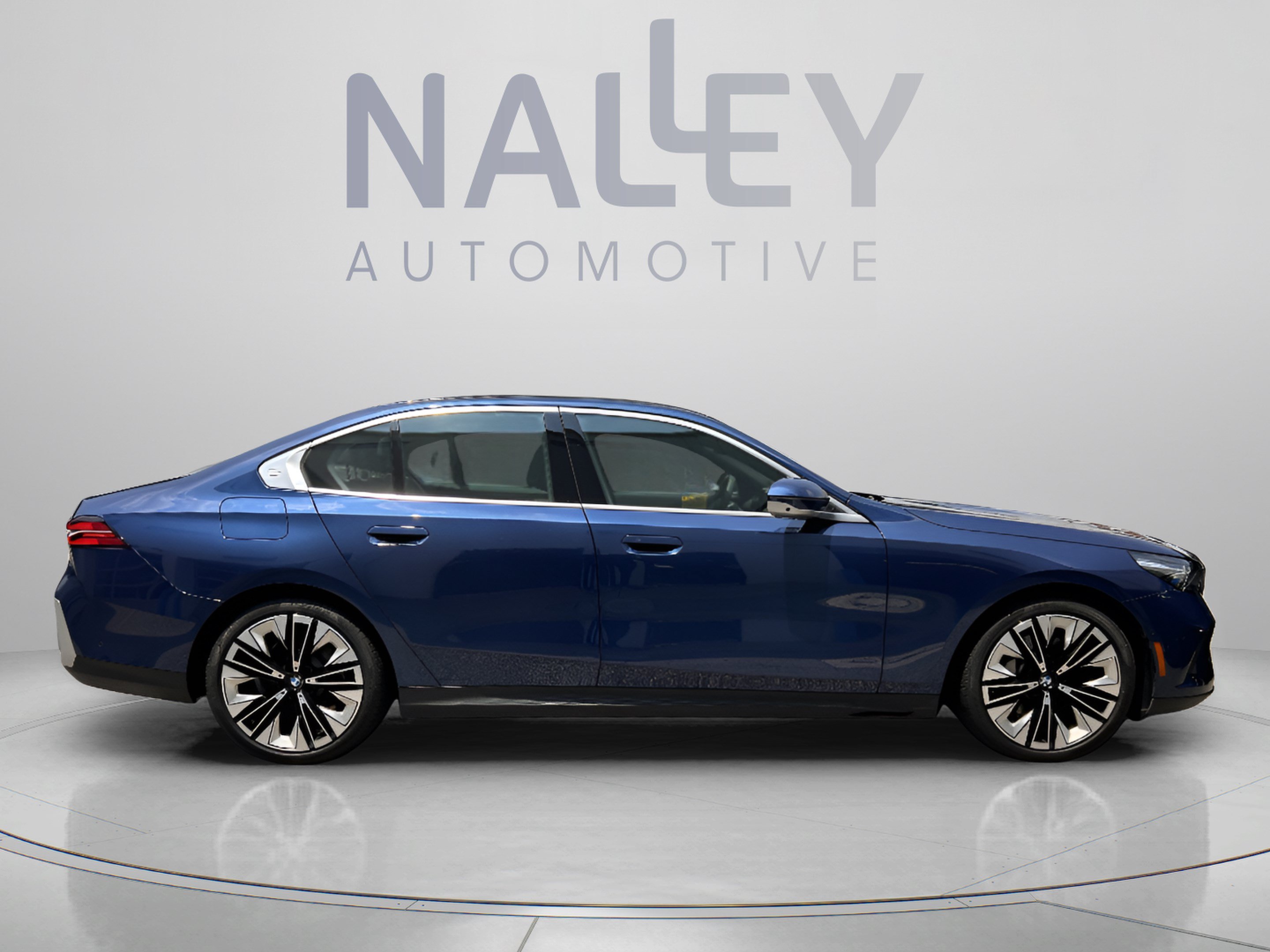 Certified 2026 BMW 530i RWD image 4