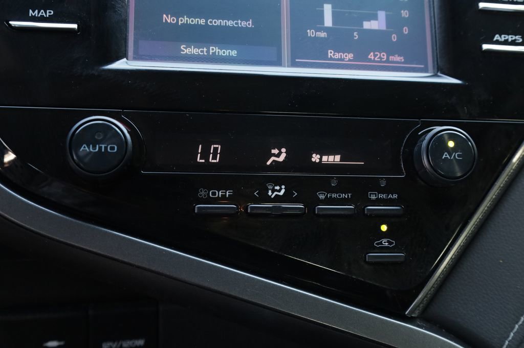 Used 2019 Toyota Camry SE image 8
