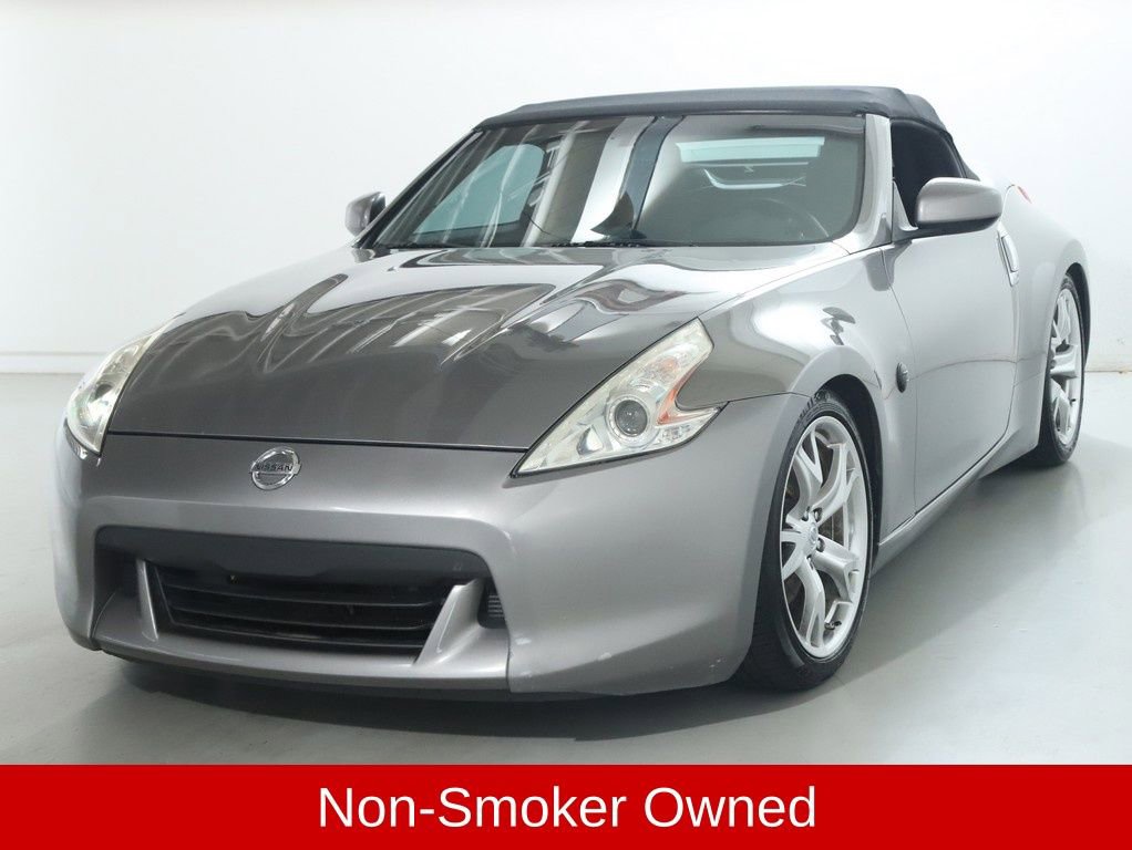 Used 2010 Nissan 370Z Roadster RWD image 5