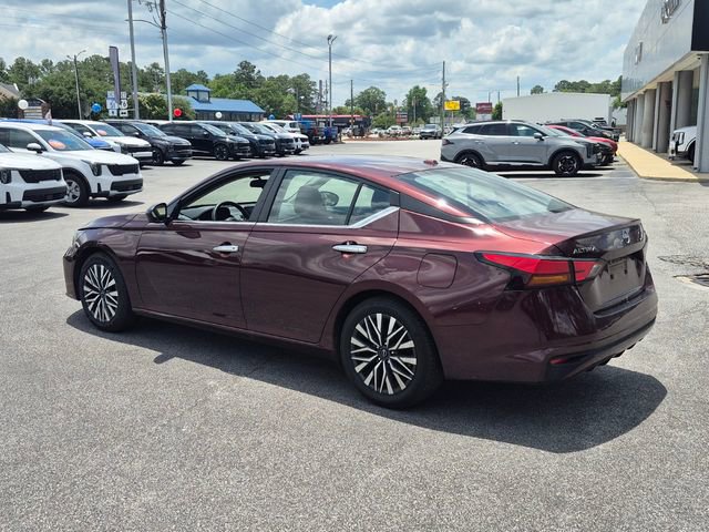 Used 2024 Nissan Altima 2.5 SV FWD image 4