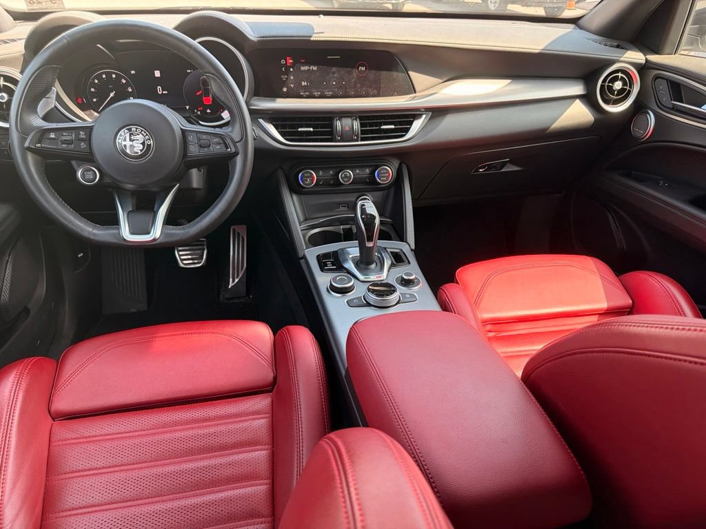 Used 2024 Alfa Romeo Stelvio Veloce AWD/4WD image 18