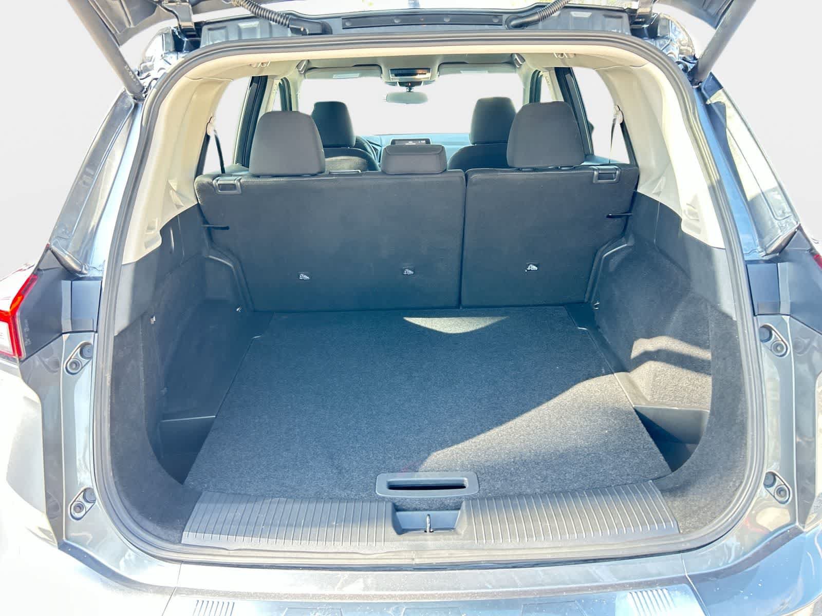 Used 2025 Nissan Rogue SV FWD image 9