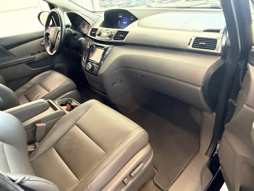 Used 2015 Honda Odyssey Touring image 17