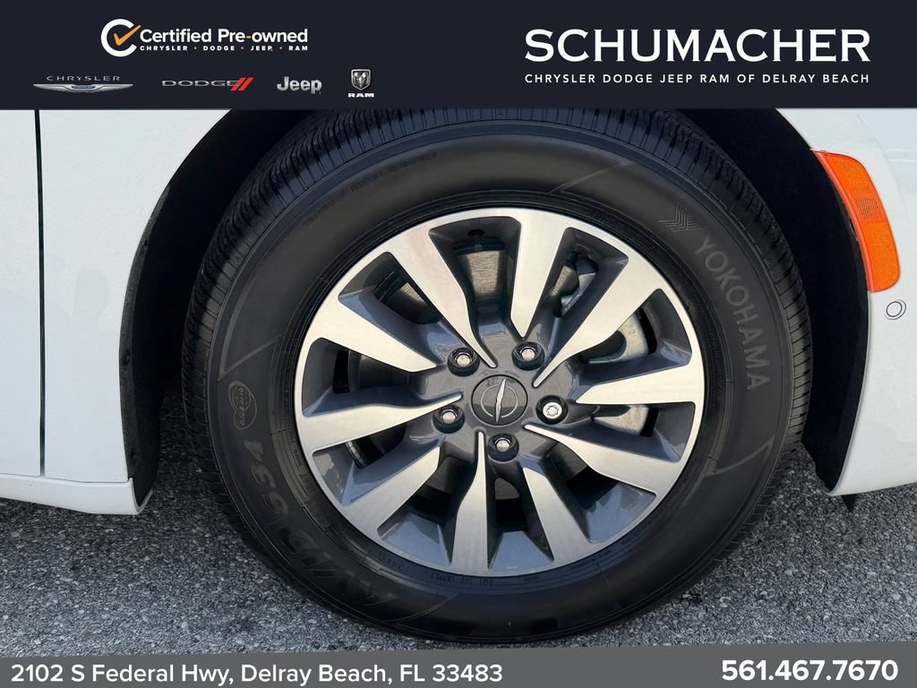 Used 2025 Chrysler Pacifica Select FWD image 20