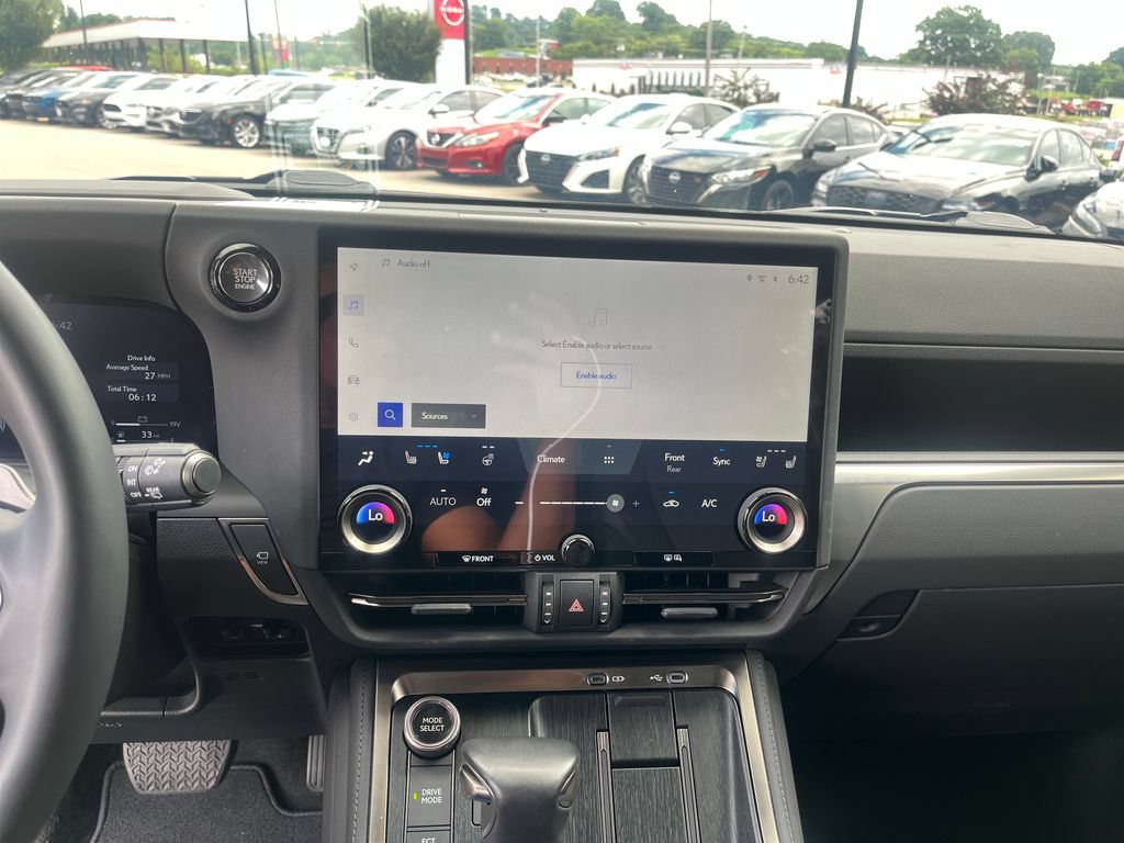 Used 2025 Lexus GX 550 w/ Accessory Package (Z1) AWD/4WD image 15