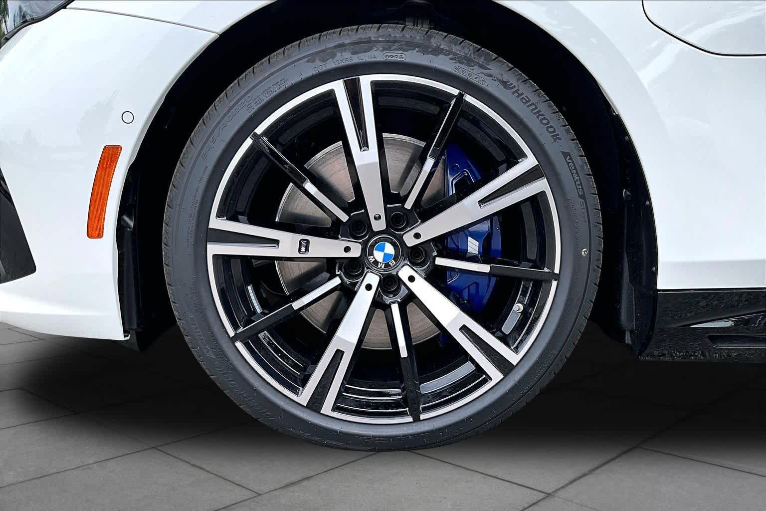 New 2027 BMW 550e xDrive AWD/4WD image 11