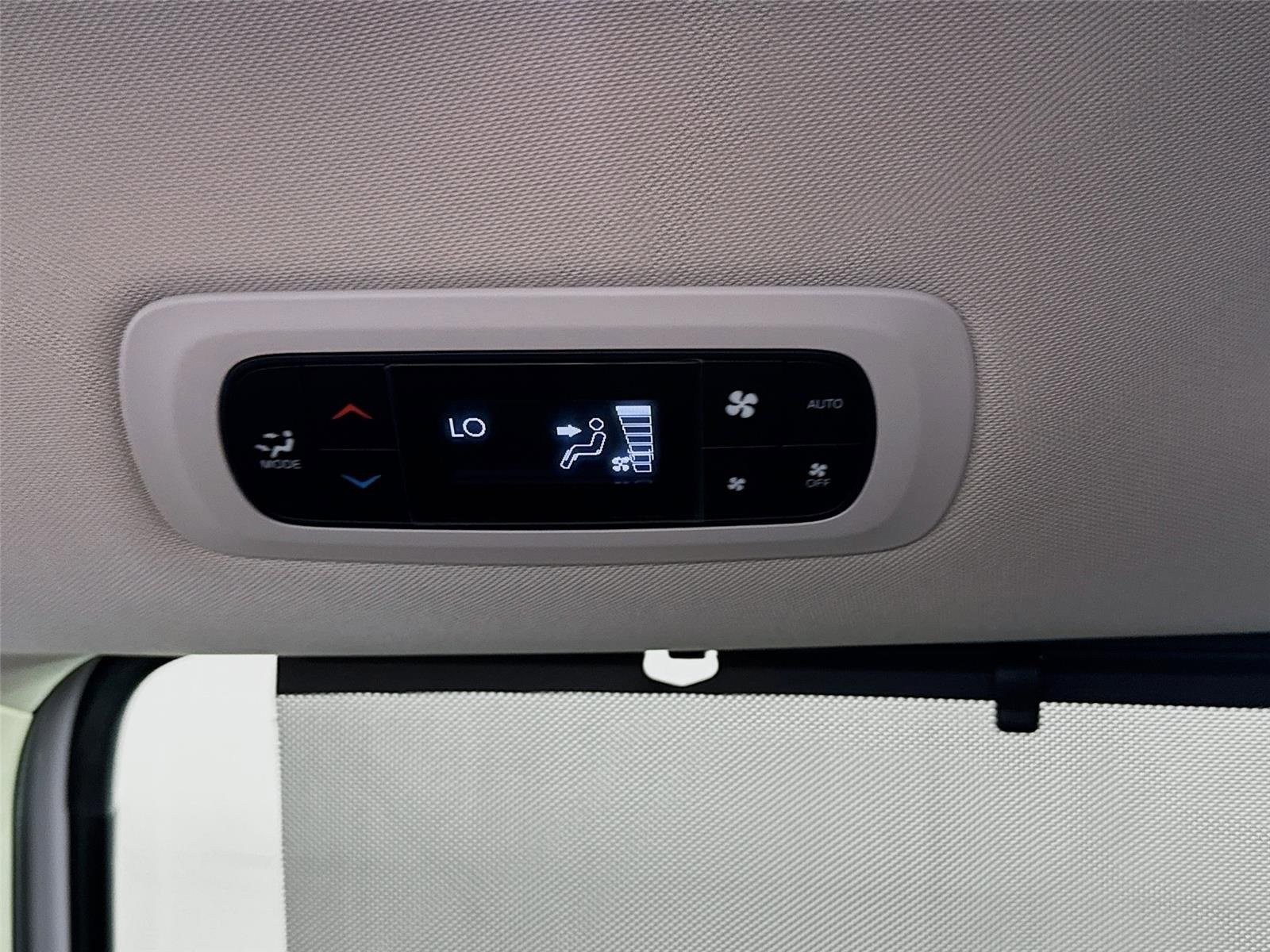 Used 2021 Chrysler Pacifica Touring FWD image 24