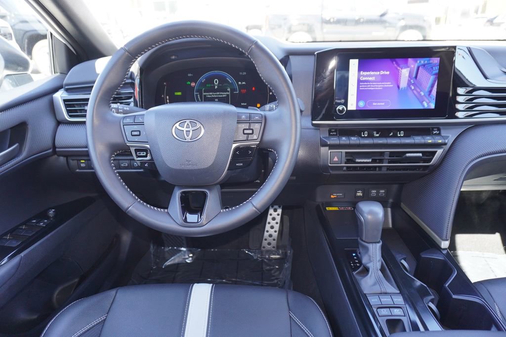 Certified 2025 Toyota Camry SE image 9