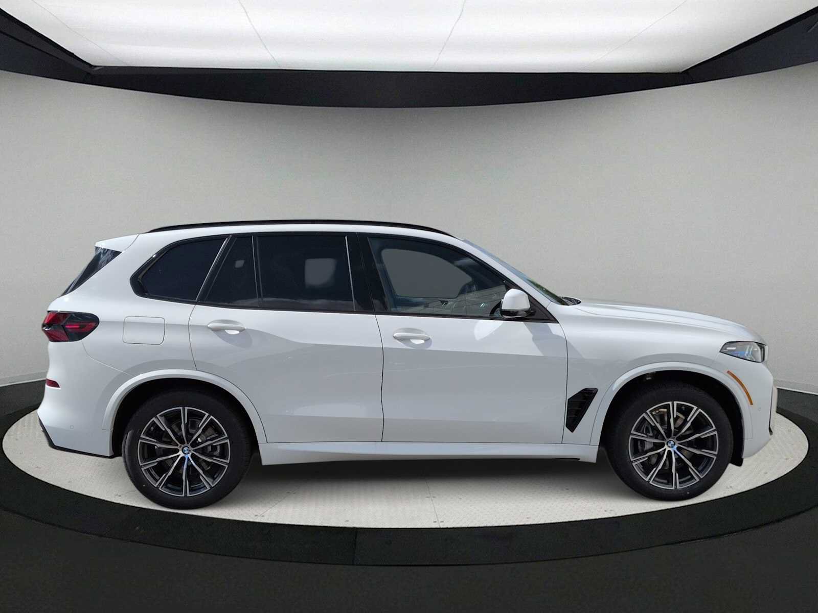 Used 2026 BMW X5 xDrive40i w/ Executive Package AWD/4WD image 9