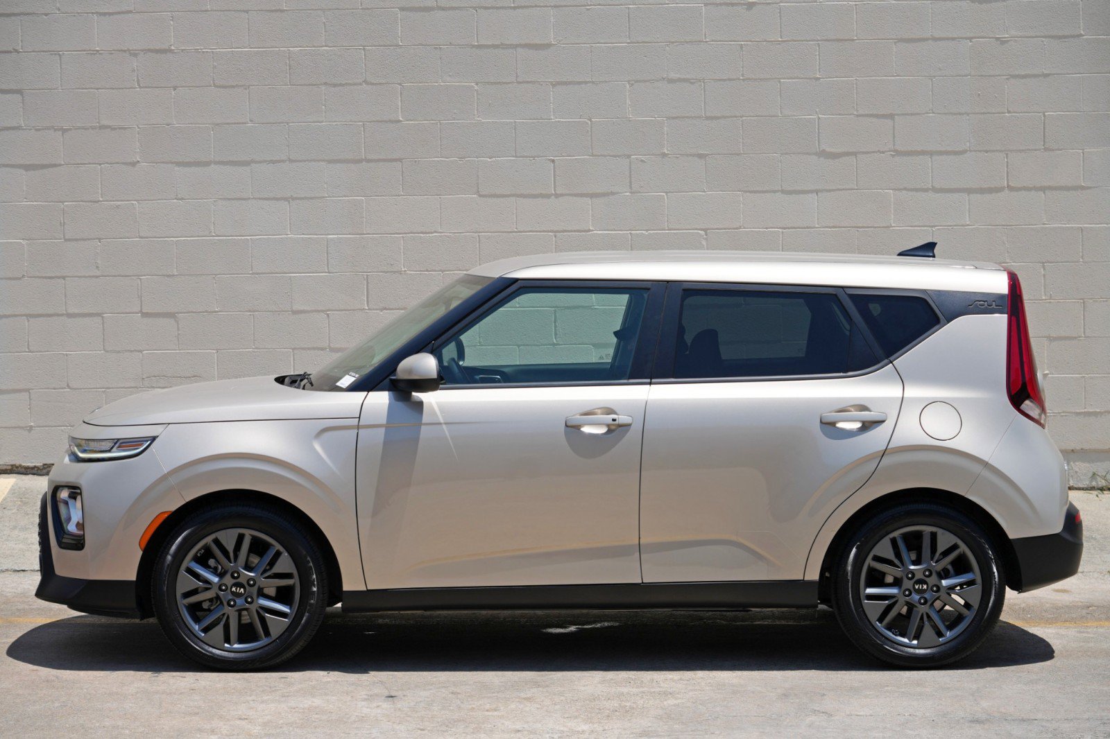 Used 2020 Kia Soul EX FWD image 42