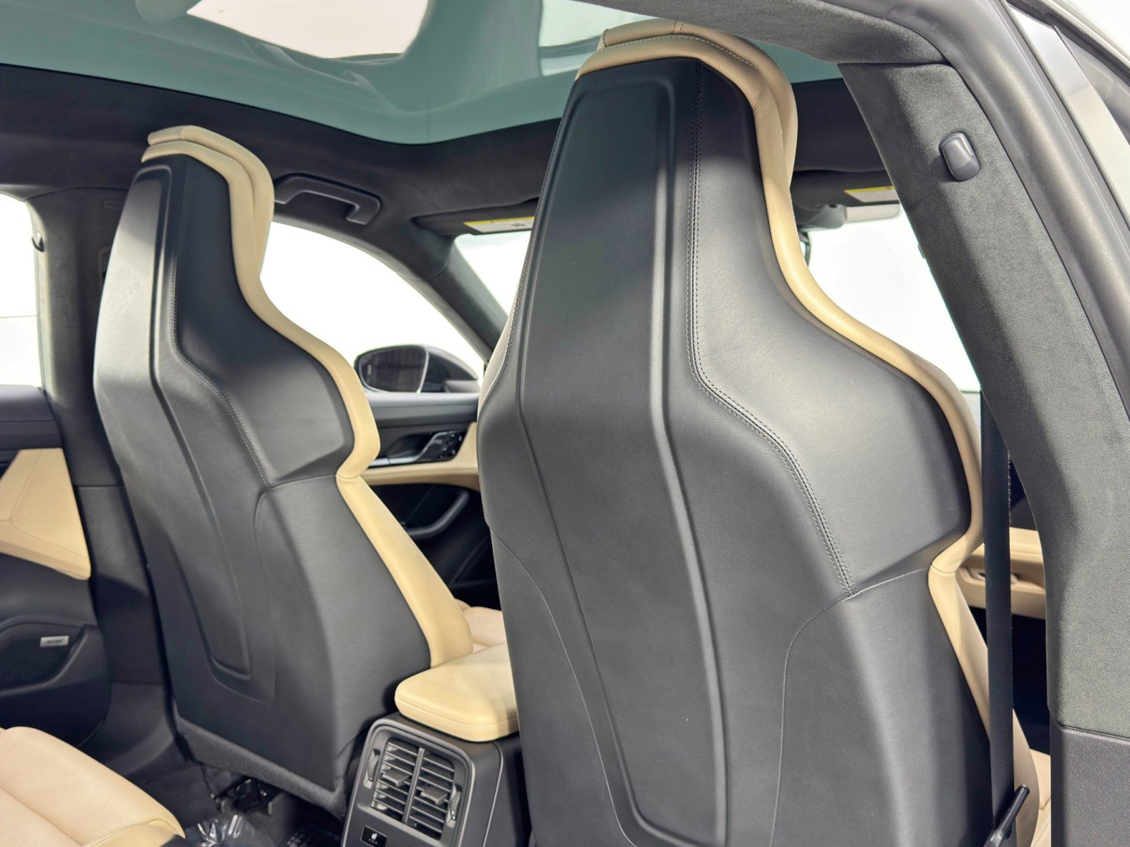 Used 2020 Porsche Taycan Turbo image 37