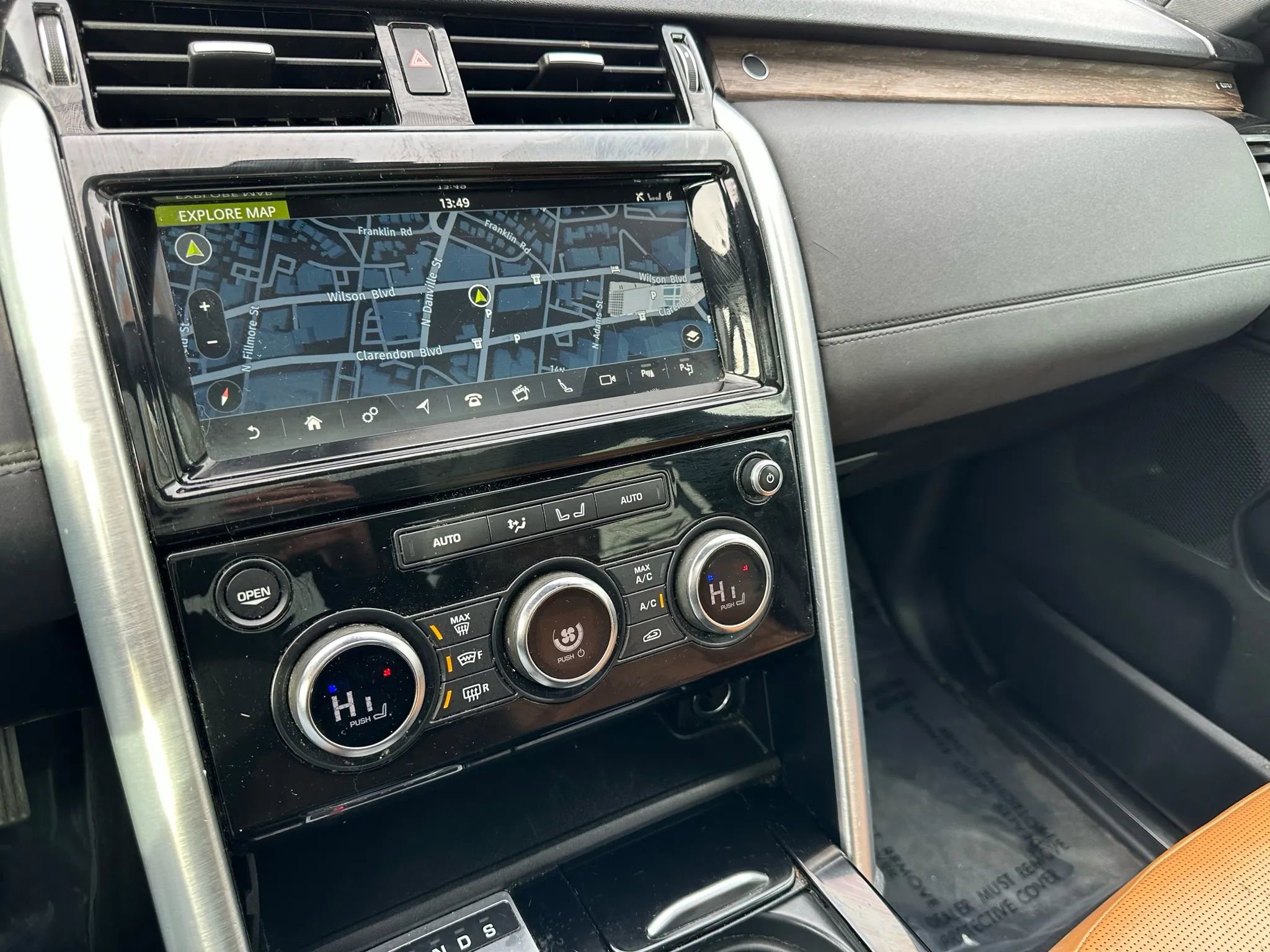 Used 2020 Land Rover Discovery HSE image 27