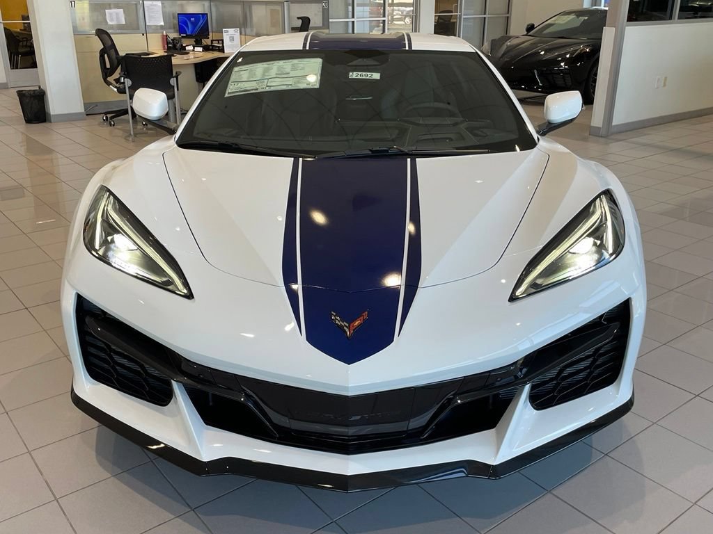 New 2027 Chevrolet Corvette Grand Sport RWD image 2