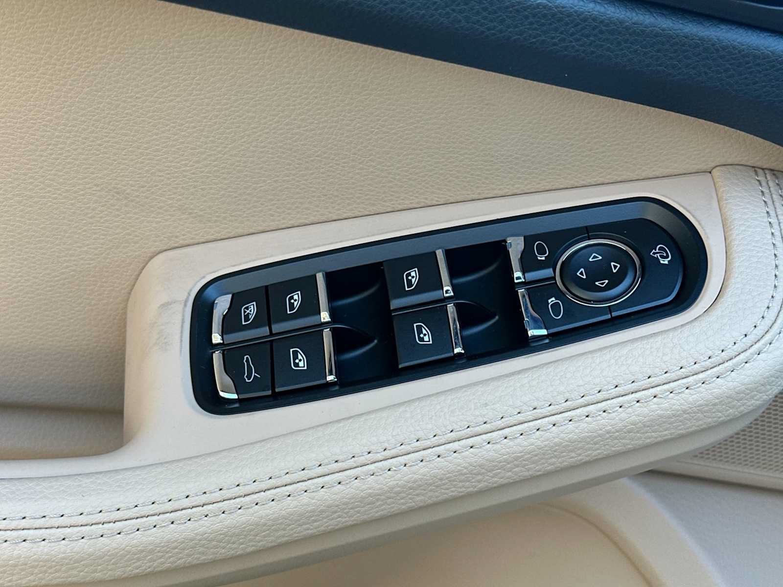 New 2026 Porsche Macan S AWD/4WD image 13