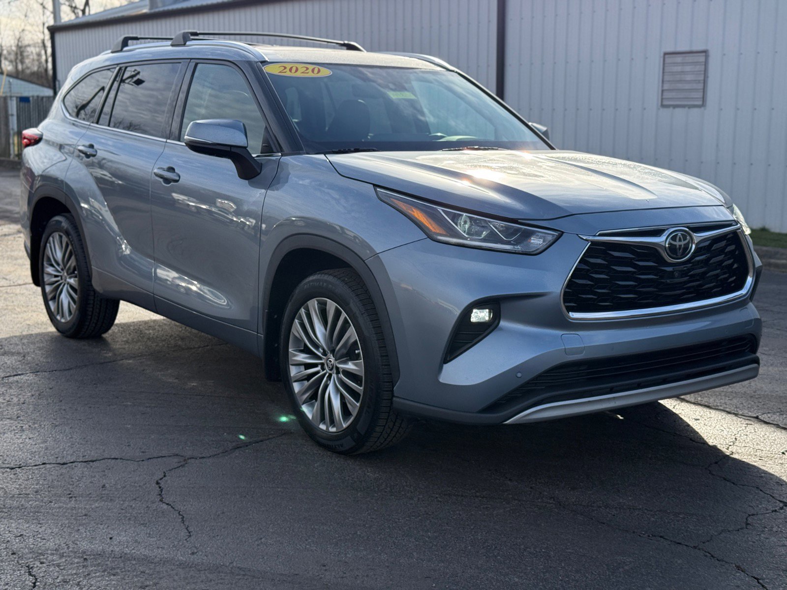 Used 2020 Toyota Highlander Platinum image 1