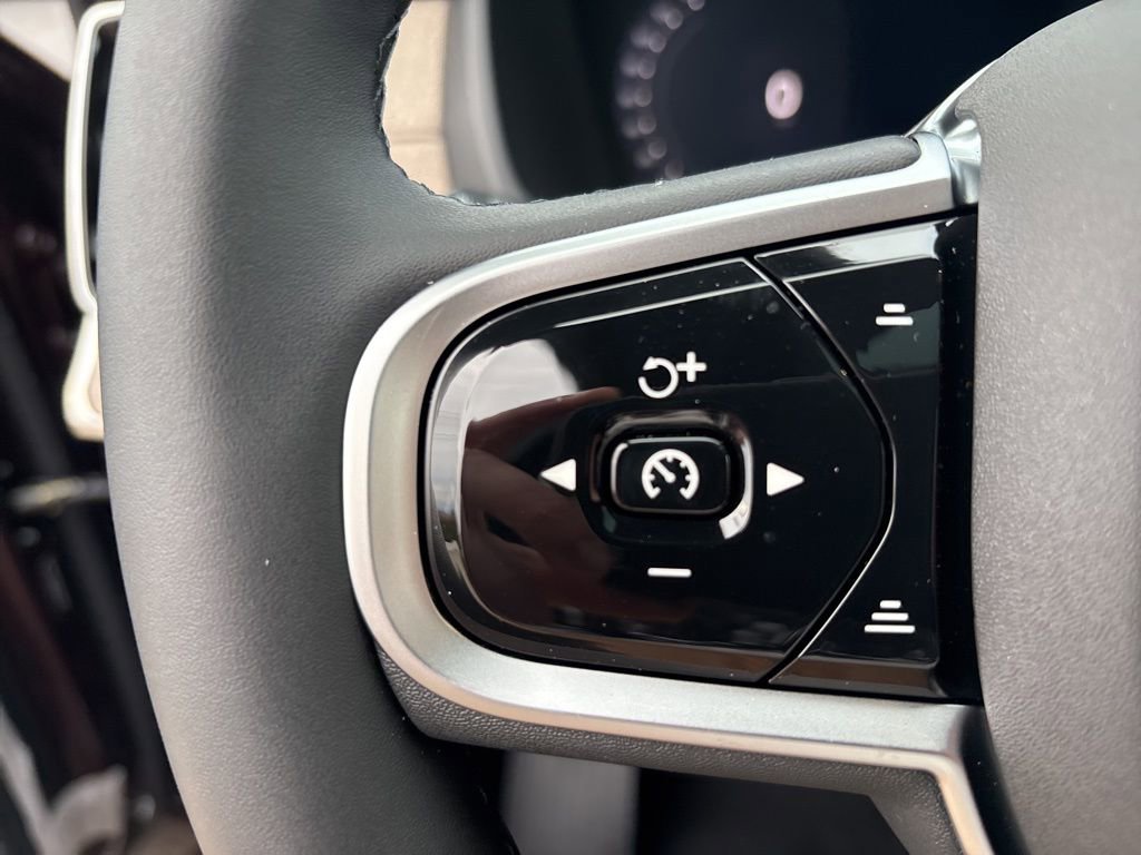 New 2026 Volvo XC90 B6 Plus w/ Protection Package Premier image 25