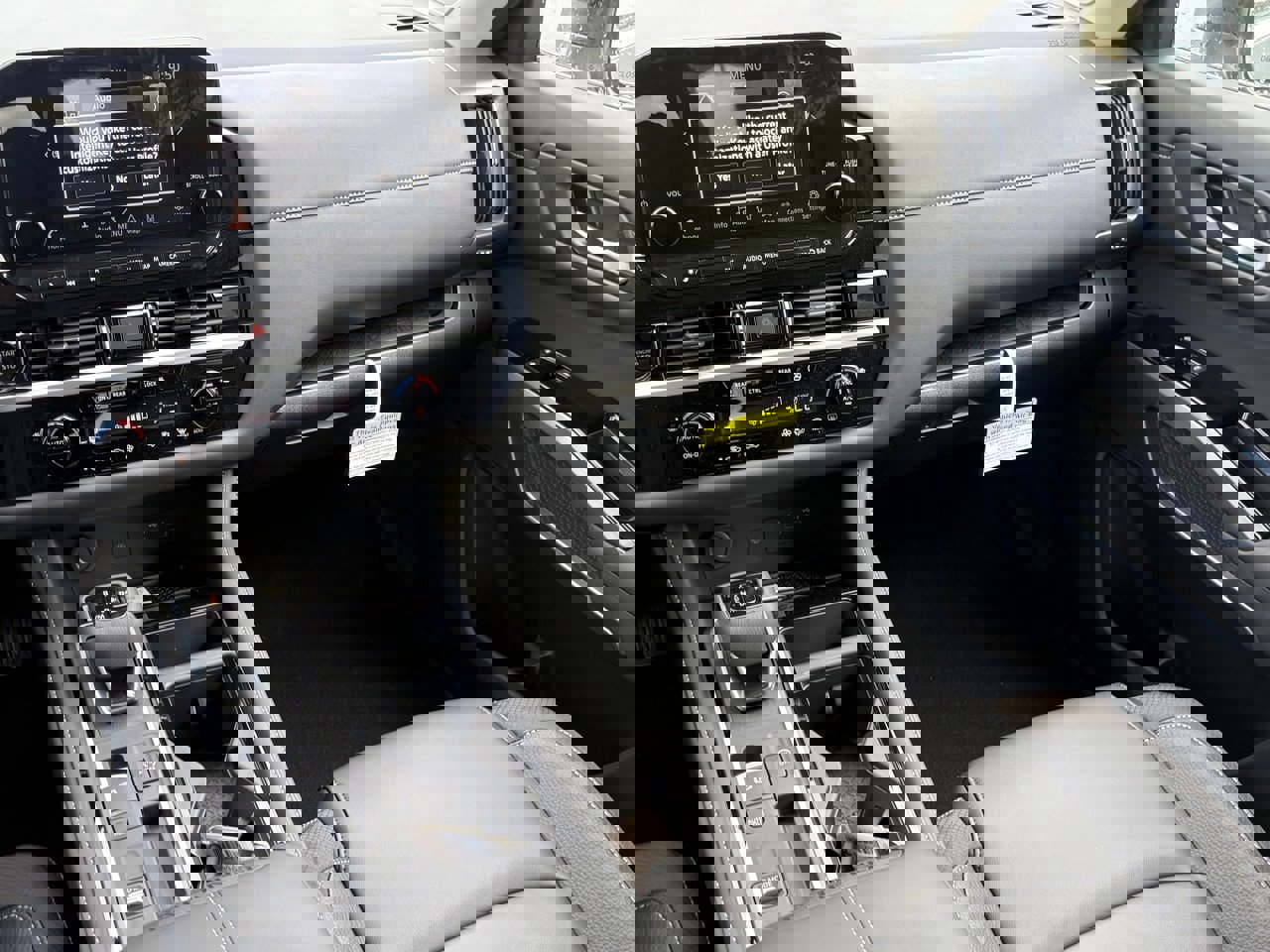 New 2025 Nissan Pathfinder SL w/ SL Premium Package image 13