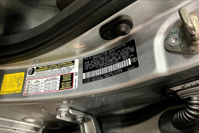 Used 2019 Toyota Camry LE w/ Convenience Package FWD image 18