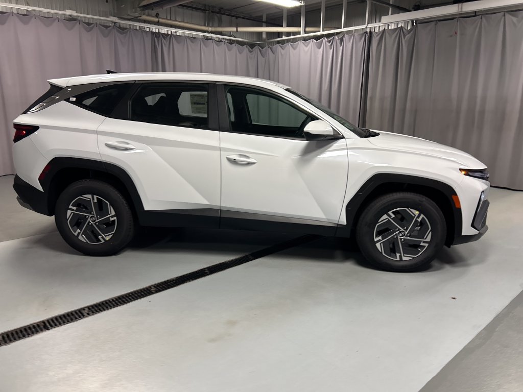 New 2026 Hyundai Tucson Blue SE AWD/4WD image 8