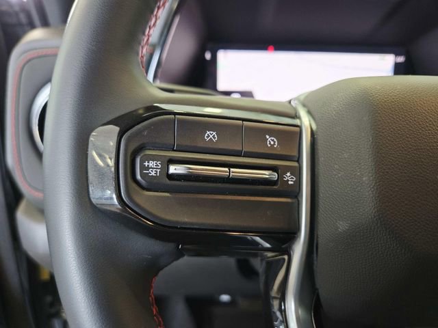 Used 2024 Chevrolet Colorado Z71 w/ Z71 Convenience Package 2 image 17