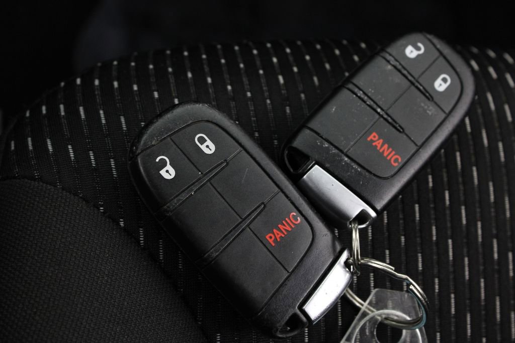 Used 2018 Dodge Journey SE w/ Blacktop Package image 26