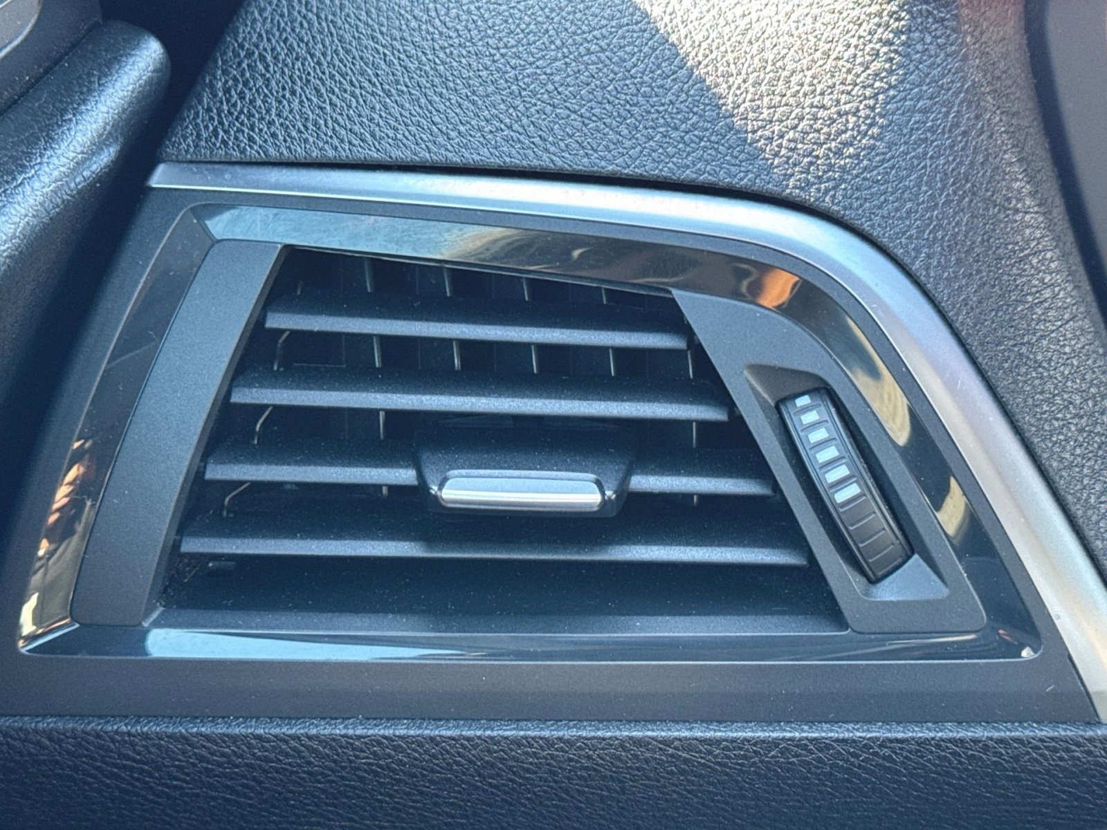 Used 2019 BMW M240i xDrive M240i xDrive w/ Premium Package image 21