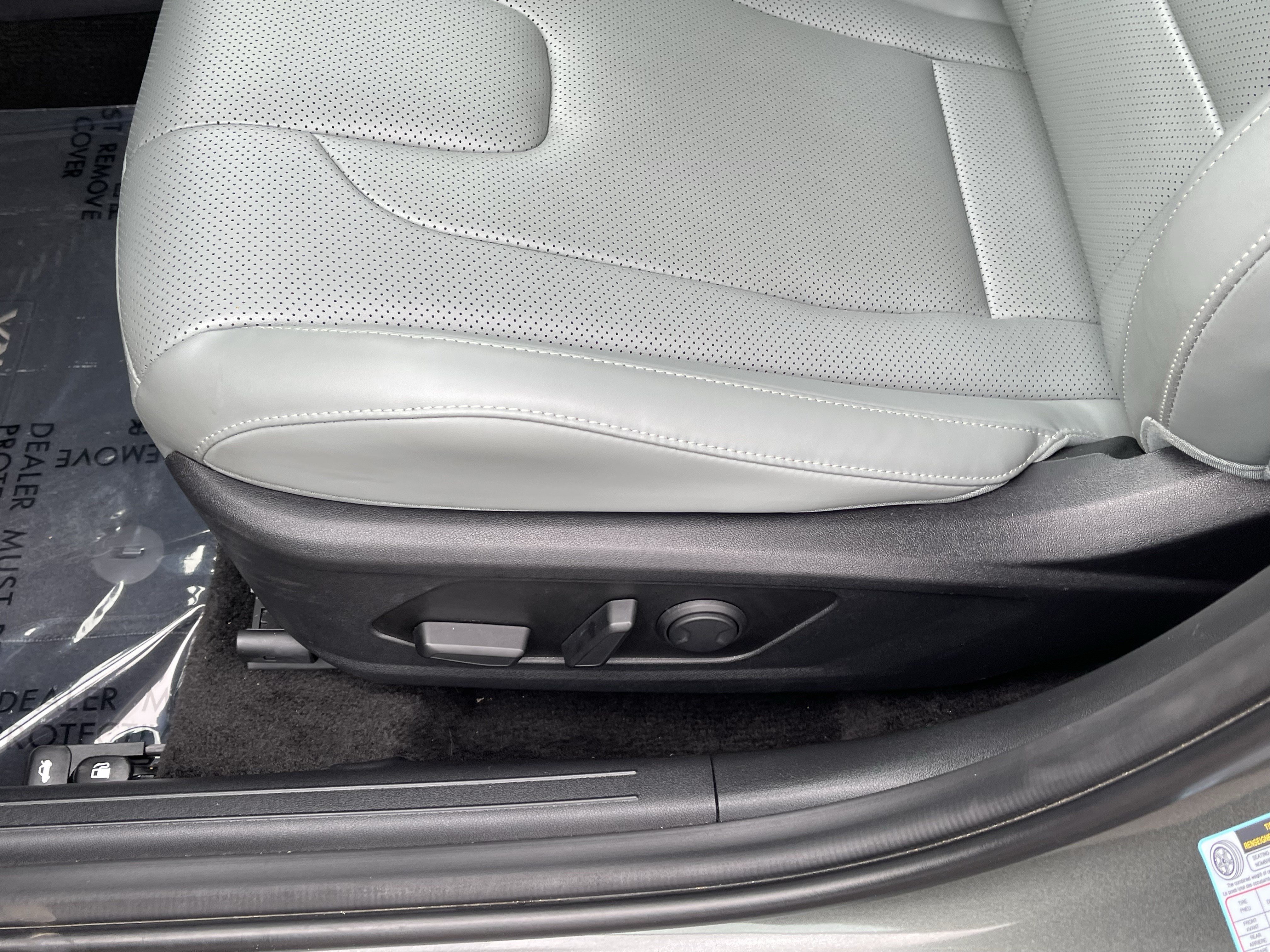 Used 2024 Hyundai Elantra Limited FWD image 19