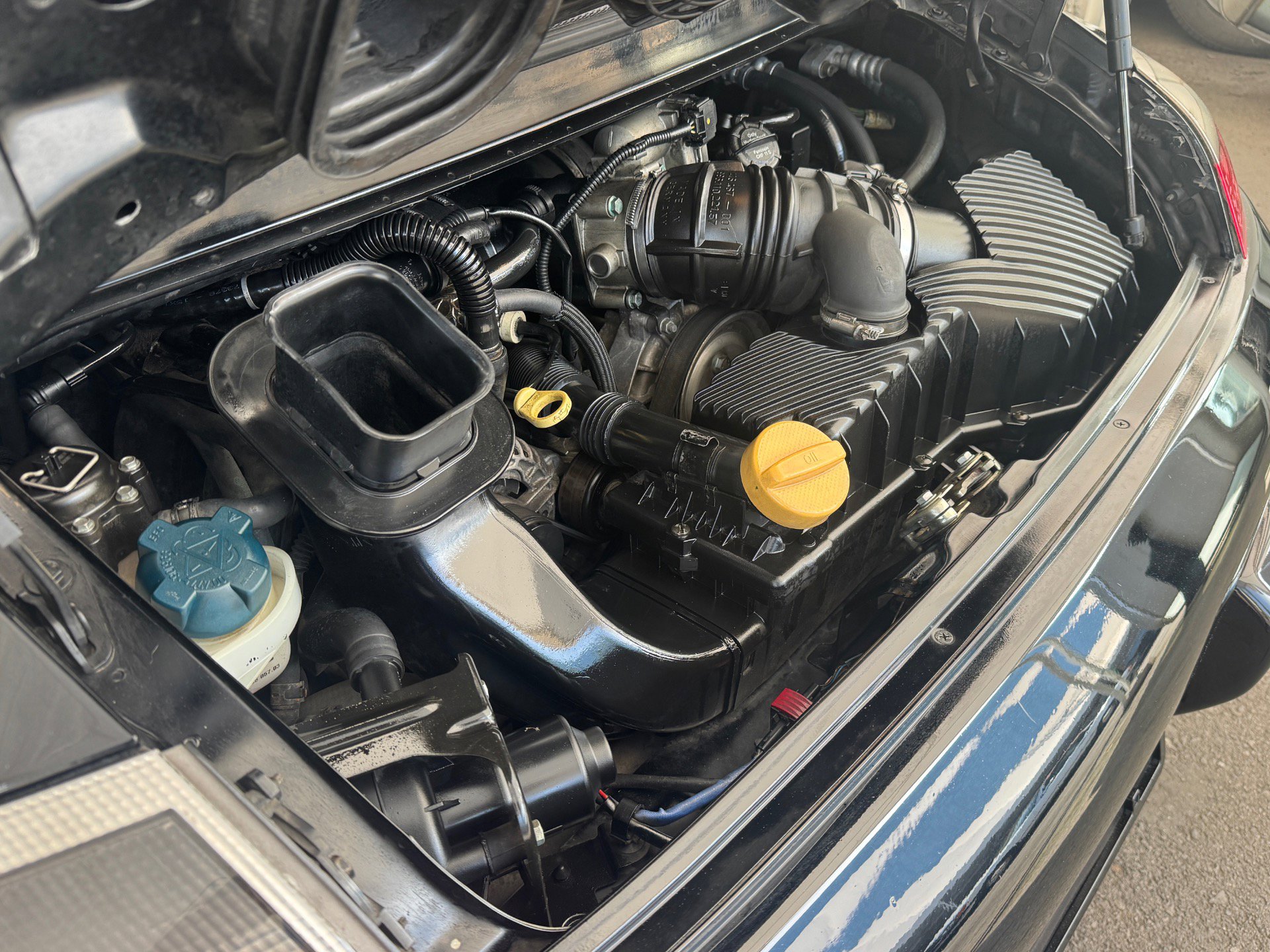 Used 2002 Porsche 911 Cabriolet image 39