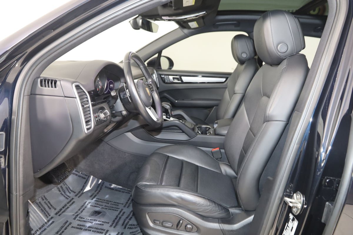 Used 2023 Porsche Cayenne Platinum Edition AWD/4WD image 12