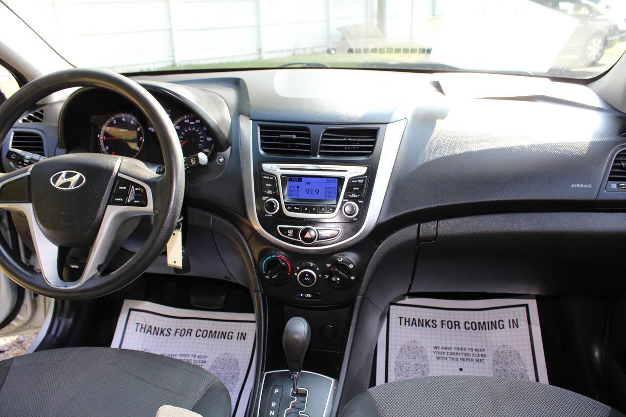 Used 2014 Hyundai Accent GS image 32