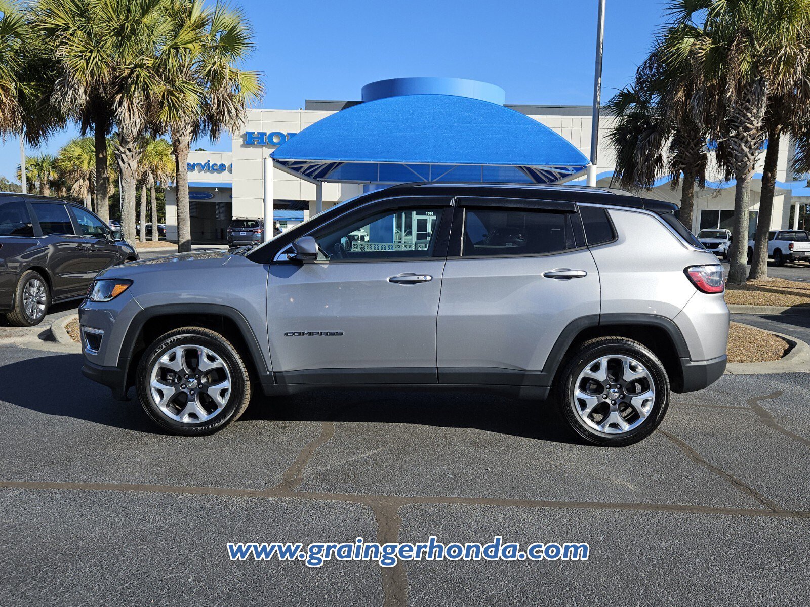 Used 2017 Jeep Compass Limited image 2