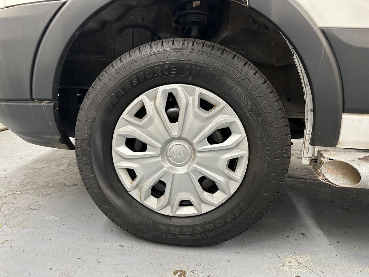 Used 2015 Ford Transit 250 130 Low Roof w/ Exterior Upgrade Package image 19