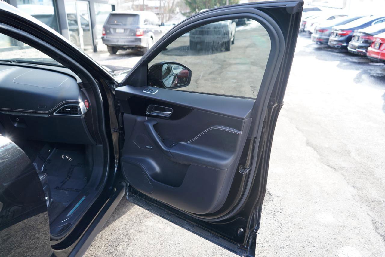 Used 2019 Jaguar F-PACE R-Sport image 79