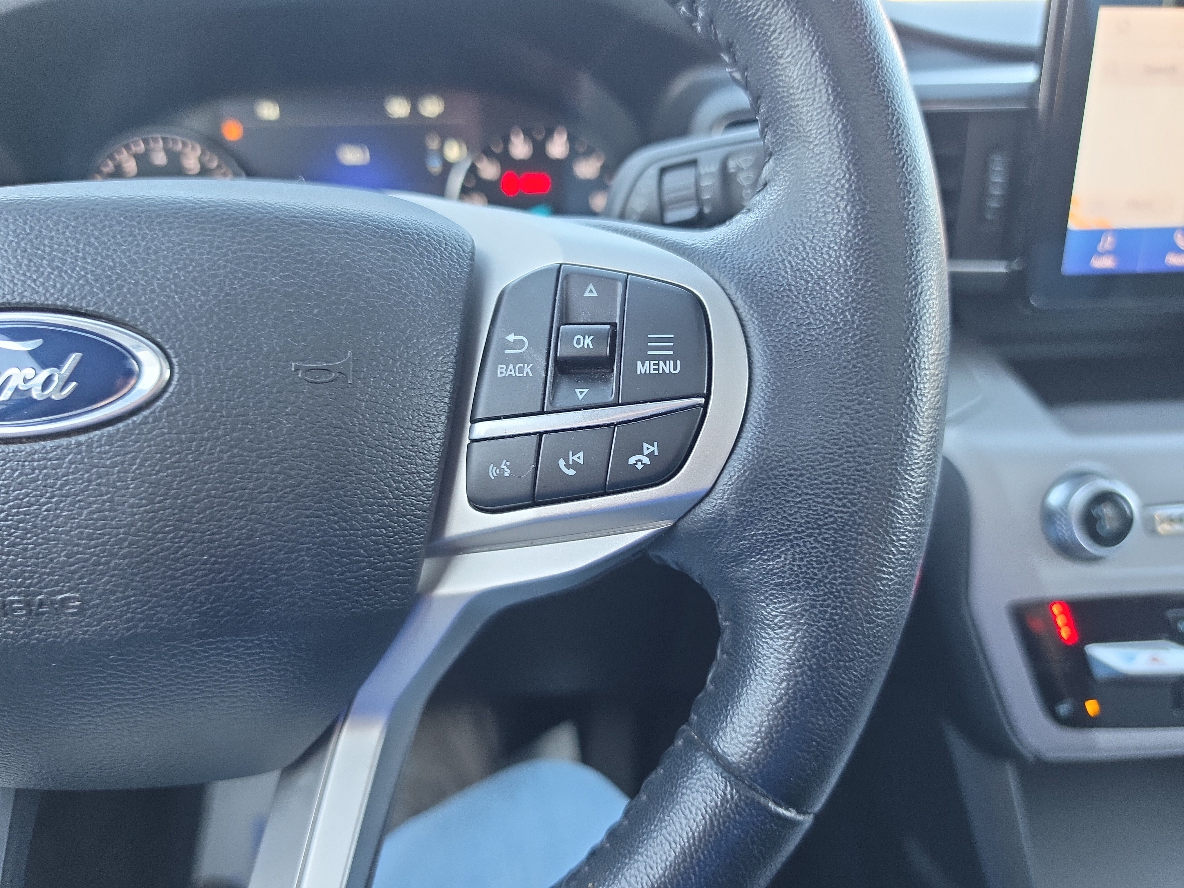 Used 2023 Ford Explorer XLT w/ Equipment Group 202A AWD/4WD image 23