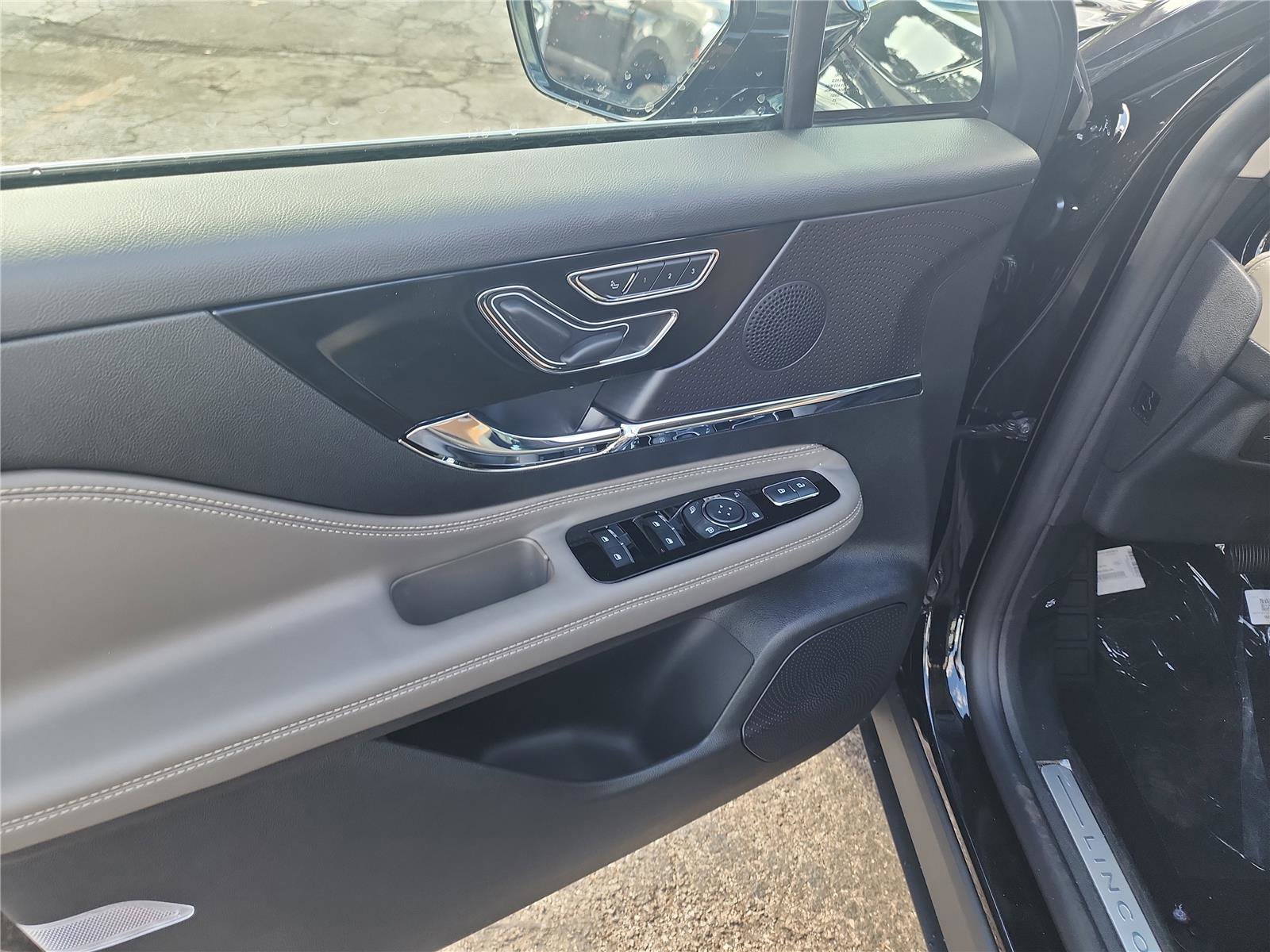 New 2026 Lincoln Corsair Premiere image 15