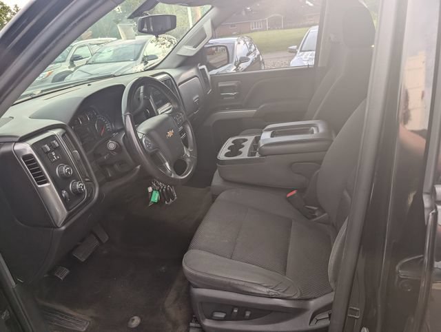 Used 2017 Chevrolet Silverado 1500 LT w/ Midnight Edition AWD/4WD image 15