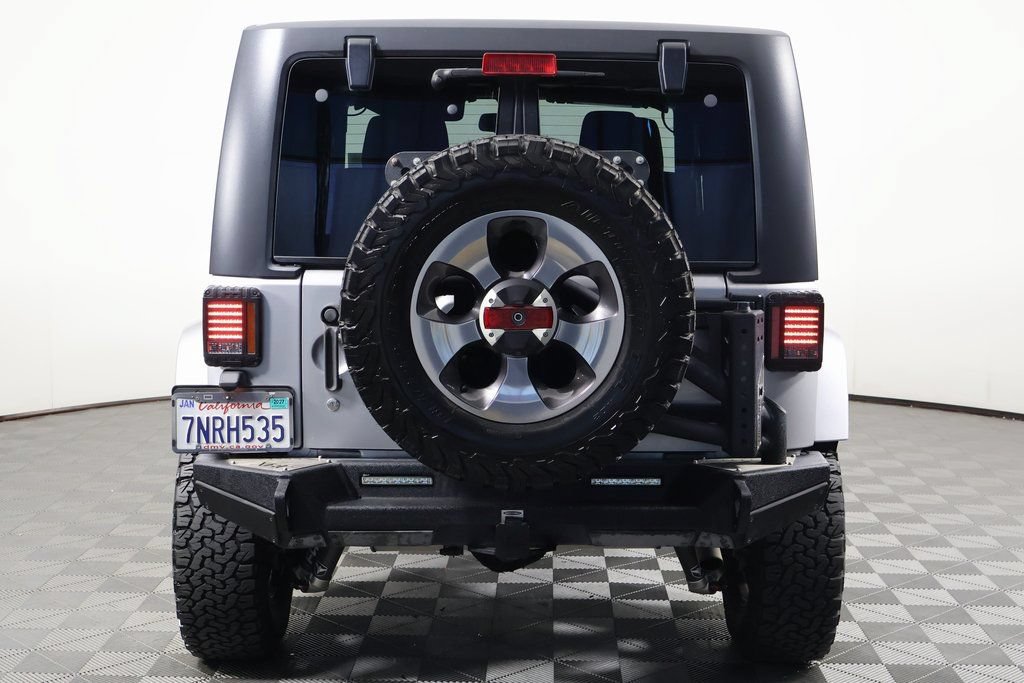 Used 2016 Jeep Wrangler Sahara w/ Connectivity Group AWD/4WD image 5