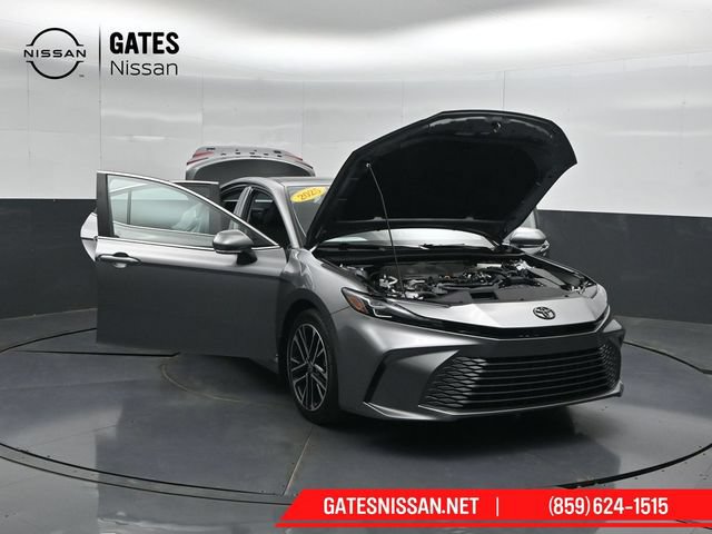 Used 2025 Toyota Camry XLE AWD/4WD image 58