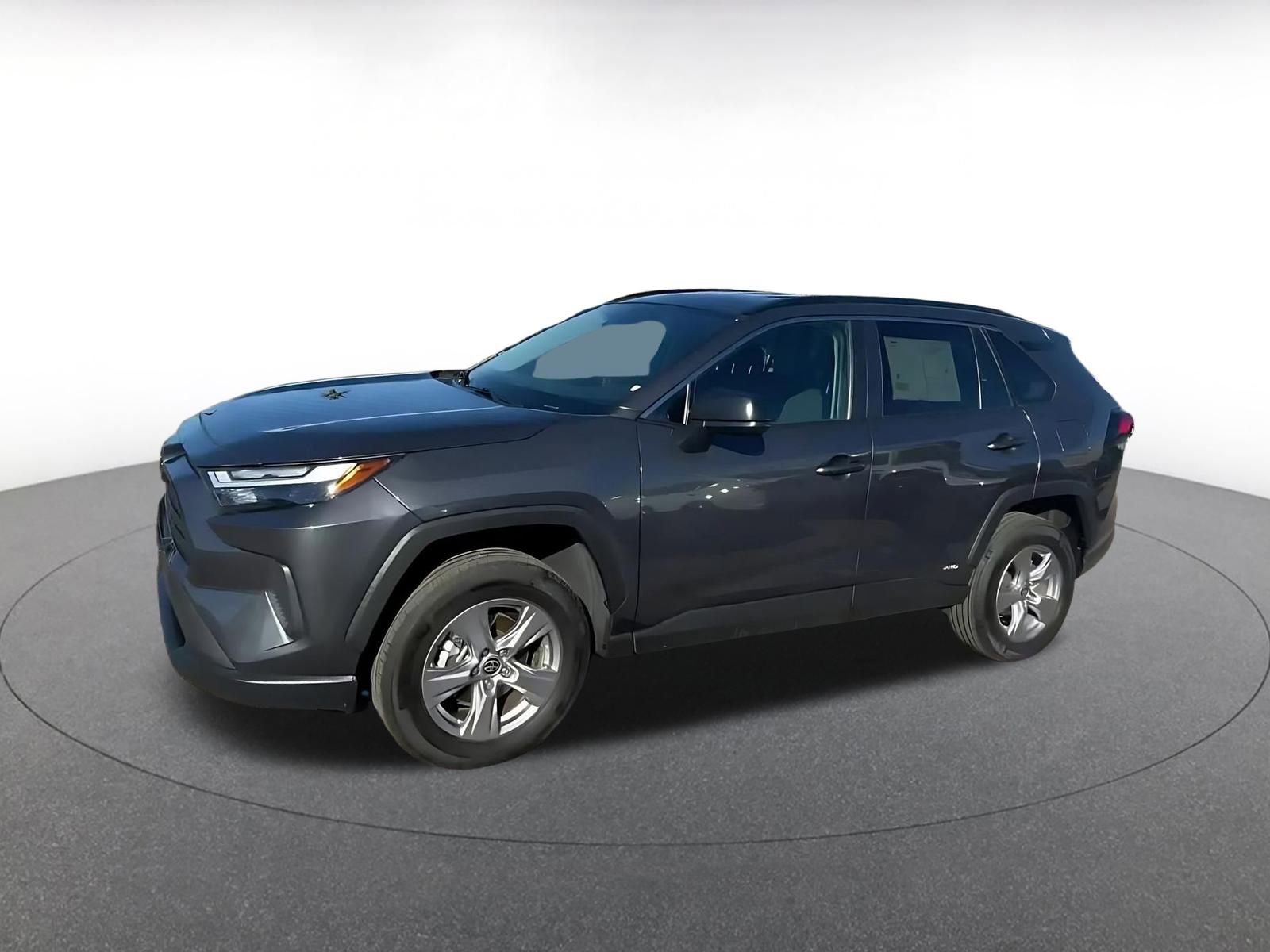 Used 2025 Toyota RAV4 LE image 7