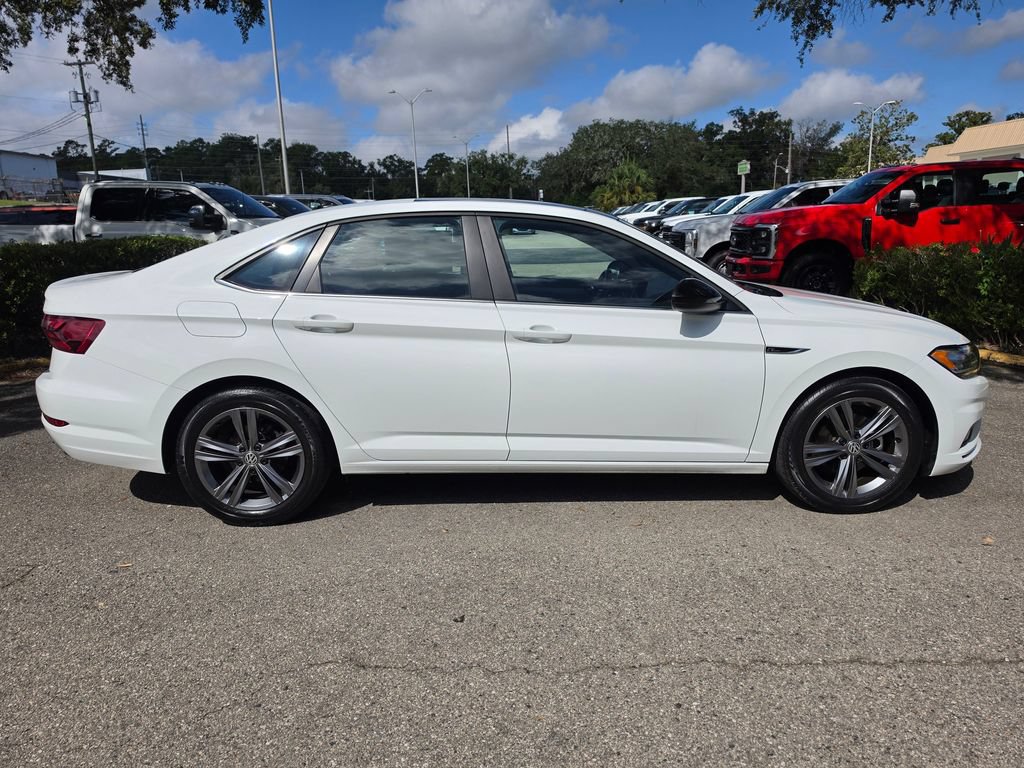 Used 2021 Volkswagen Jetta R-Line w/ R-Line Cold Weather Package FWD image 5