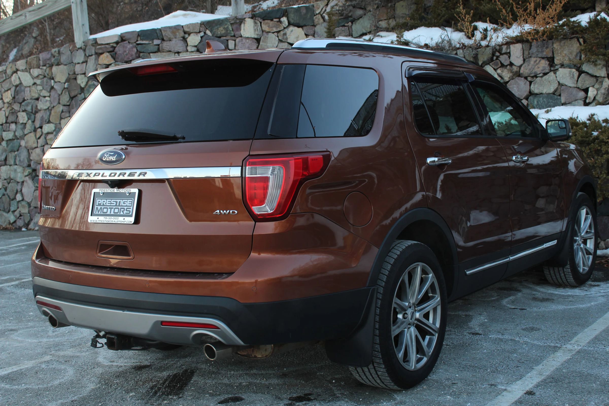 Used 2017 Ford Explorer Limited image 9