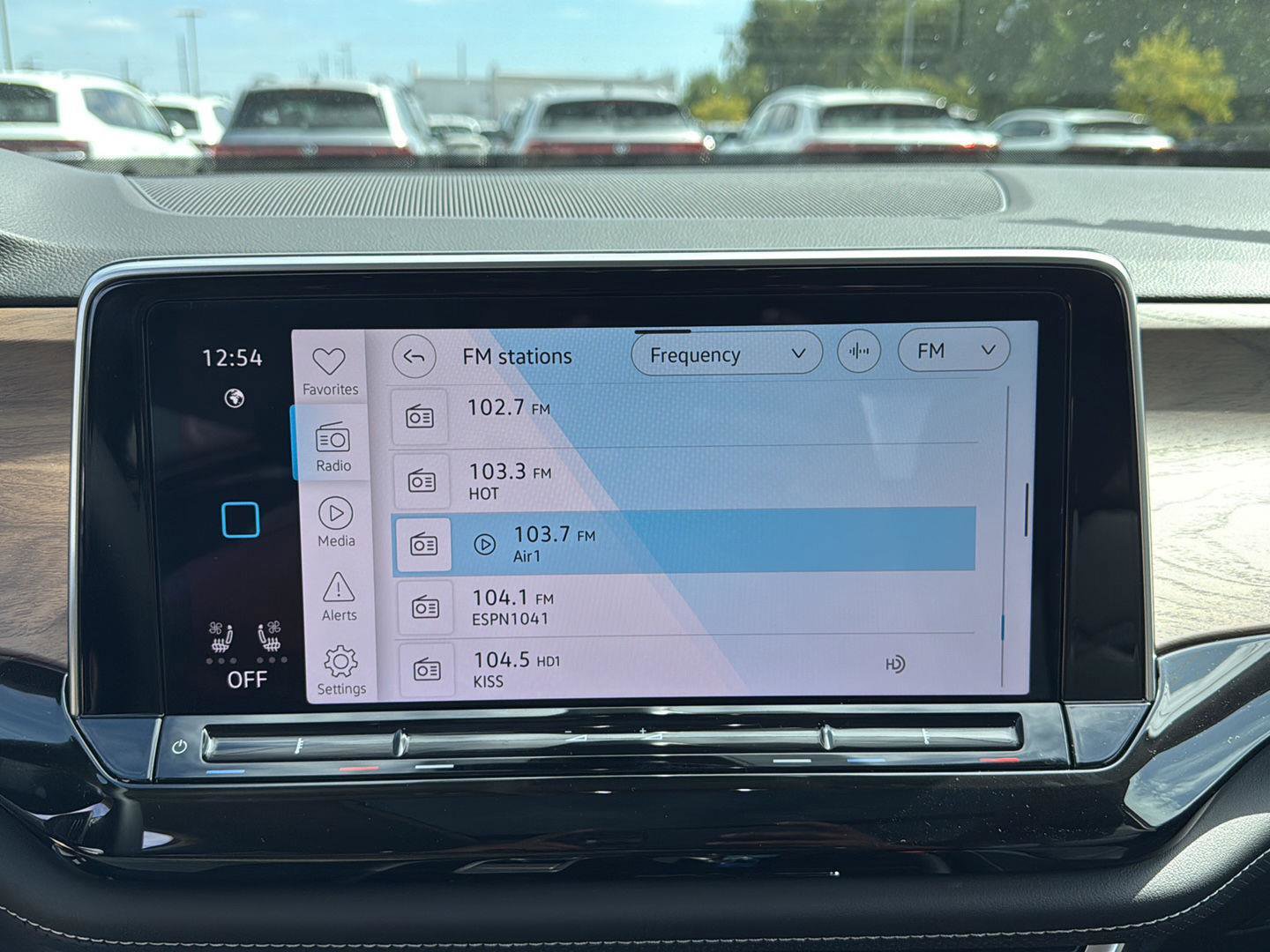 New 2026 Volkswagen Atlas SE image 14