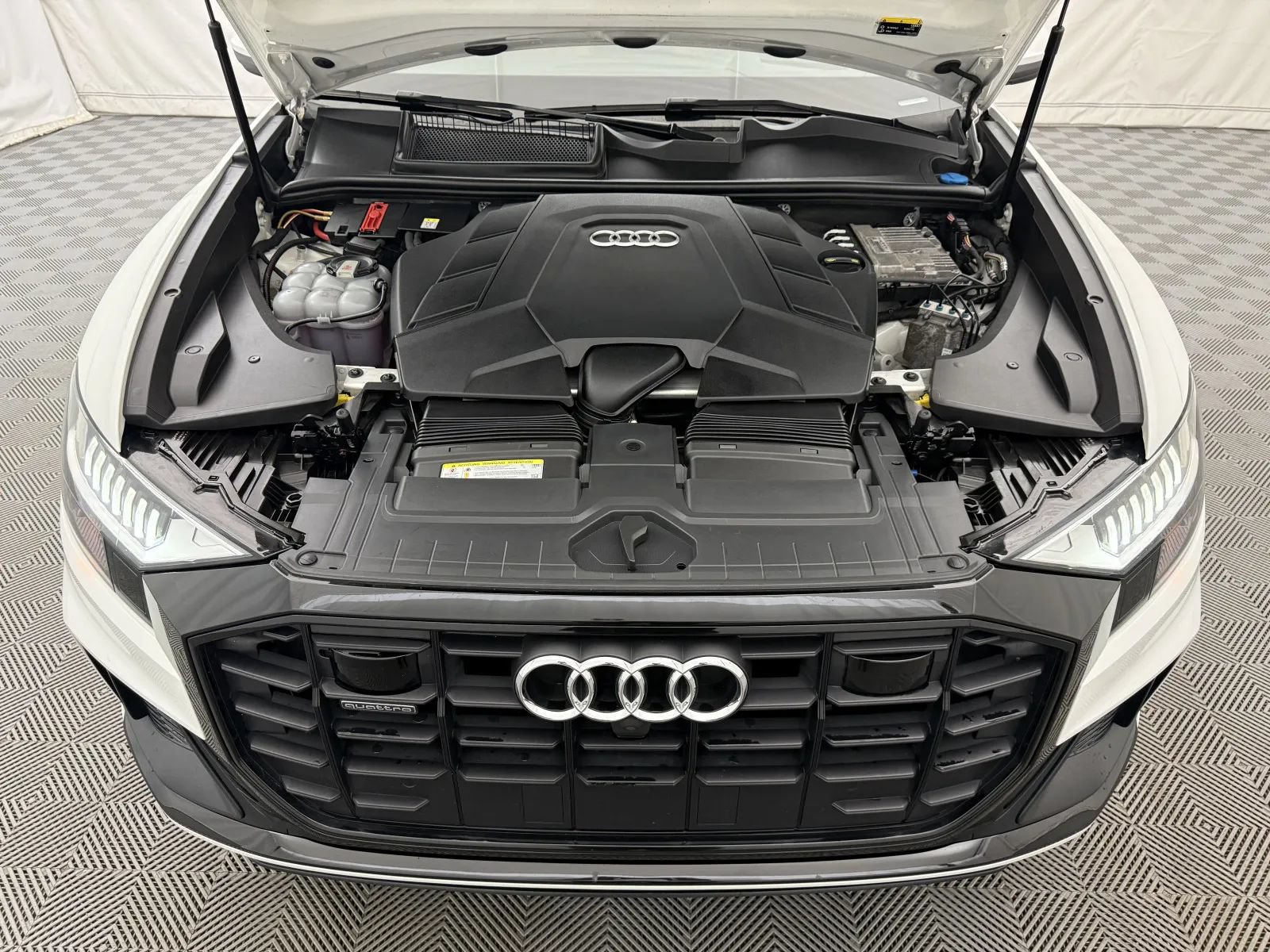 Used 2019 Audi Q8 Prestige w/ Adaptive Chassis Package AWD/4WD image 54