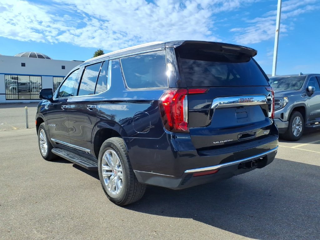 Used 2023 GMC Yukon SLT w/ SLT Premium Package AWD/4WD image 7
