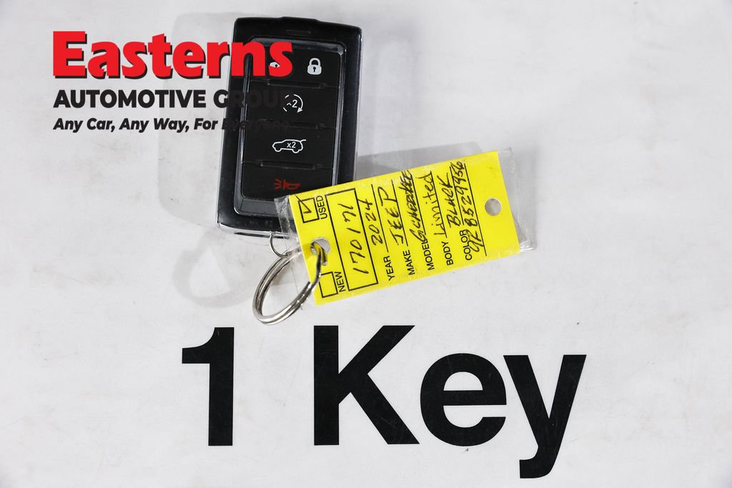 Used 2024 Jeep Grand Cherokee L Limited w/ Luxury Tech Group II AWD/4WD image 27